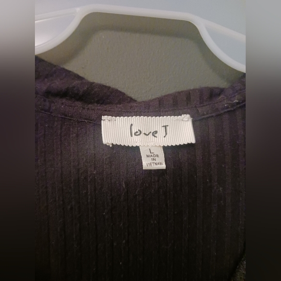 LOVE J WOMEN'S LARGE BLACK BUTTON DOWN TOP - Picture 3 of 3